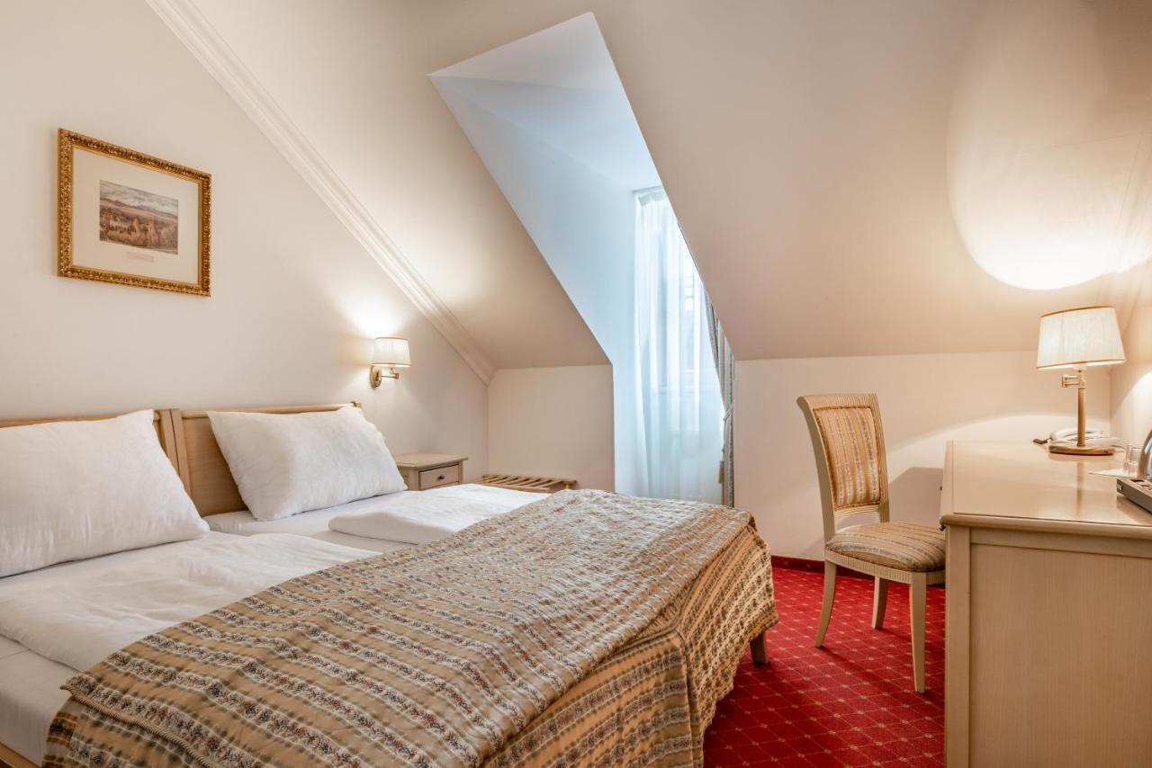 Spa Hotel Schlosspark カルロヴィ・ヴァリ エクステリア 写真