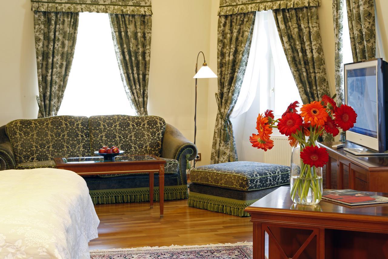 Spa Hotel Schlosspark カルロヴィ・ヴァリ エクステリア 写真