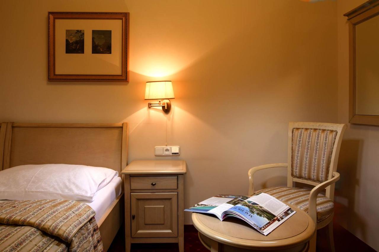 Spa Hotel Schlosspark カルロヴィ・ヴァリ エクステリア 写真
